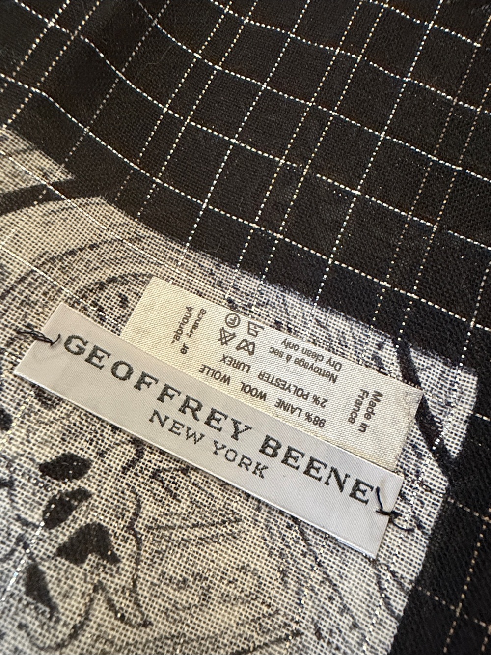 VTG 52” Geoffrey Beene WOOL Scarf / Wrap - Made in France - PRISTINE CONDITION!